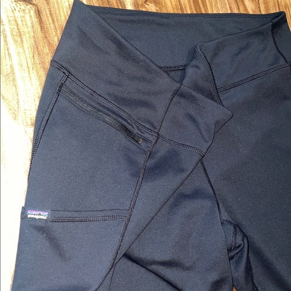 Patagonia womens XXL 2x leggings Black worn wear utility pockets pack out tights - Picture 4 of 9